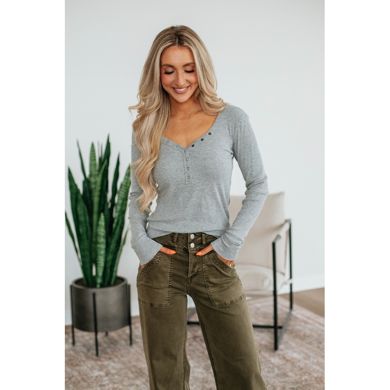 Clove Henley Top Black