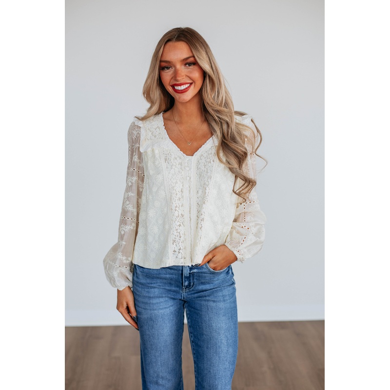 Arely Lace Blouse