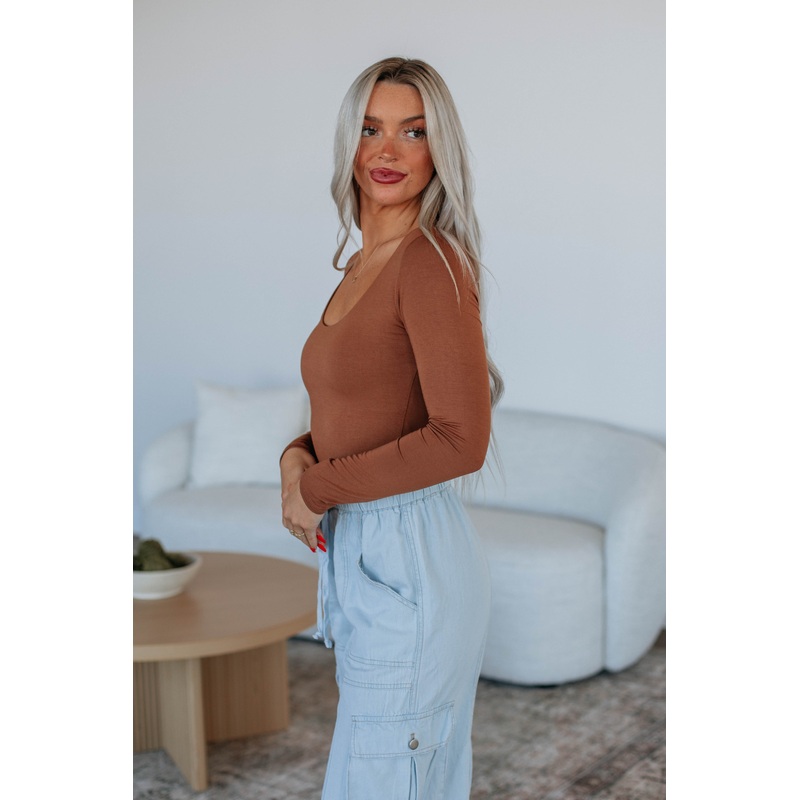 Shayla Basic Top – Caramel